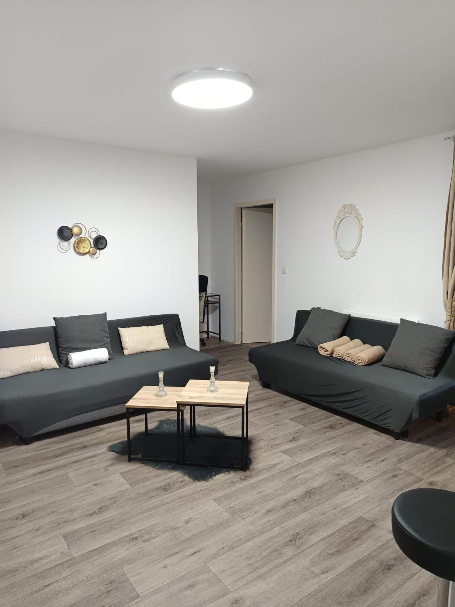 Douillet-Kanamappart-Euroairport Apartment Saint-Louis  Exterior photo